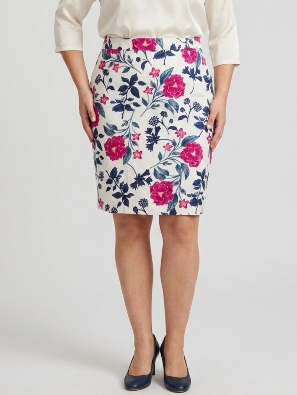 Van Heusen White Pencil Skirt with Pink & Navy Floral Print Size 12